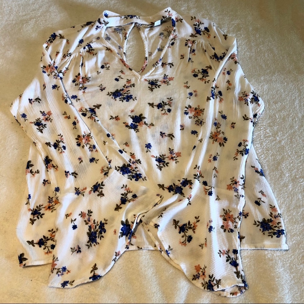 Bell sleeve top